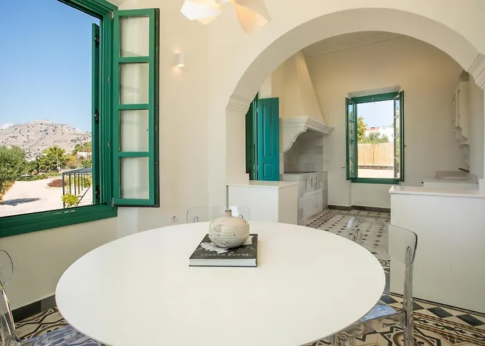 Luna Piena Villa Pefki